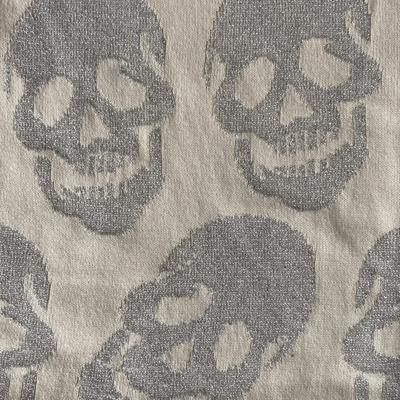 NWT Skull Pillow Cover 19” x 20” - Picture 2 of 6